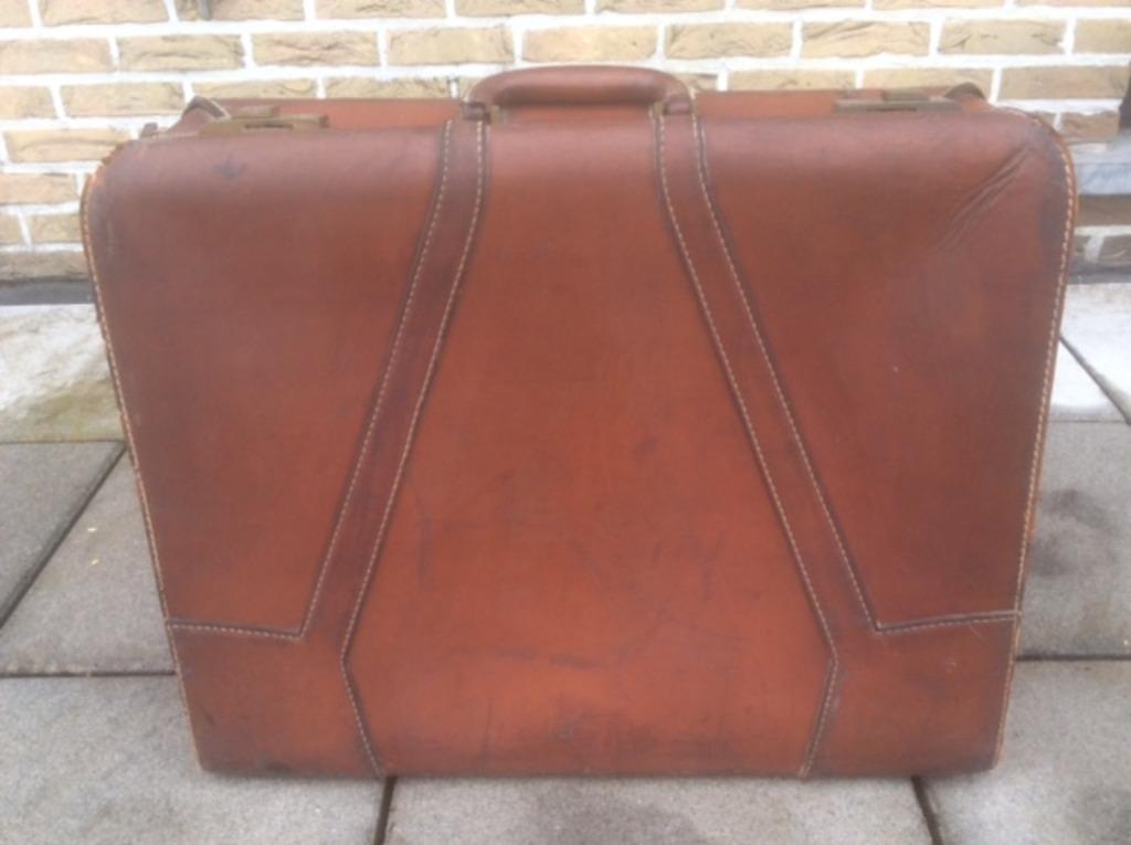TOP GRAIN CAWHIDE - SKYWAY HARNESS GRADE VINTAGE REISKOFFER, Antiek en Kunst, Ophalen of Verzenden