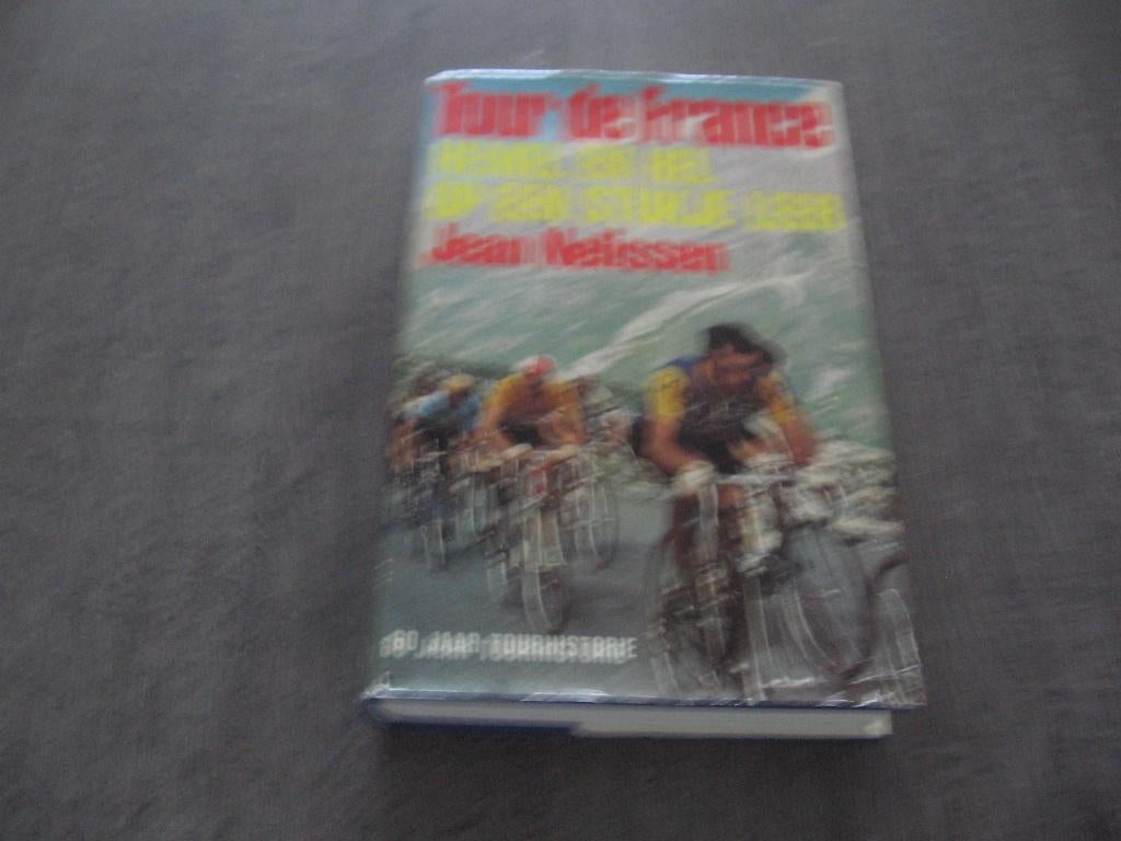 tour de france HEMEL EN HEL OP EEN STUKJE LEER !!!, Gelezen, Jean nelissen, Ophalen of Verzenden, Overige sporten