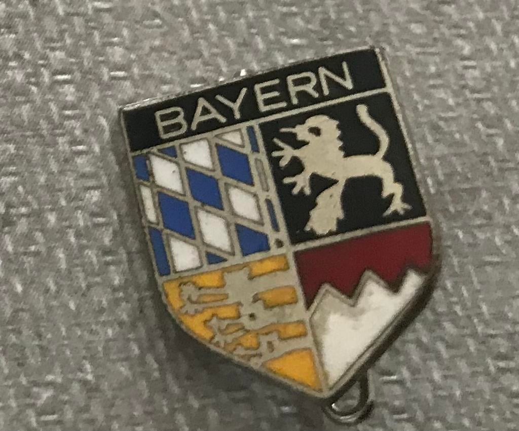 Broche bouclier BAYERN, Collections, Envoi, Comme neuf