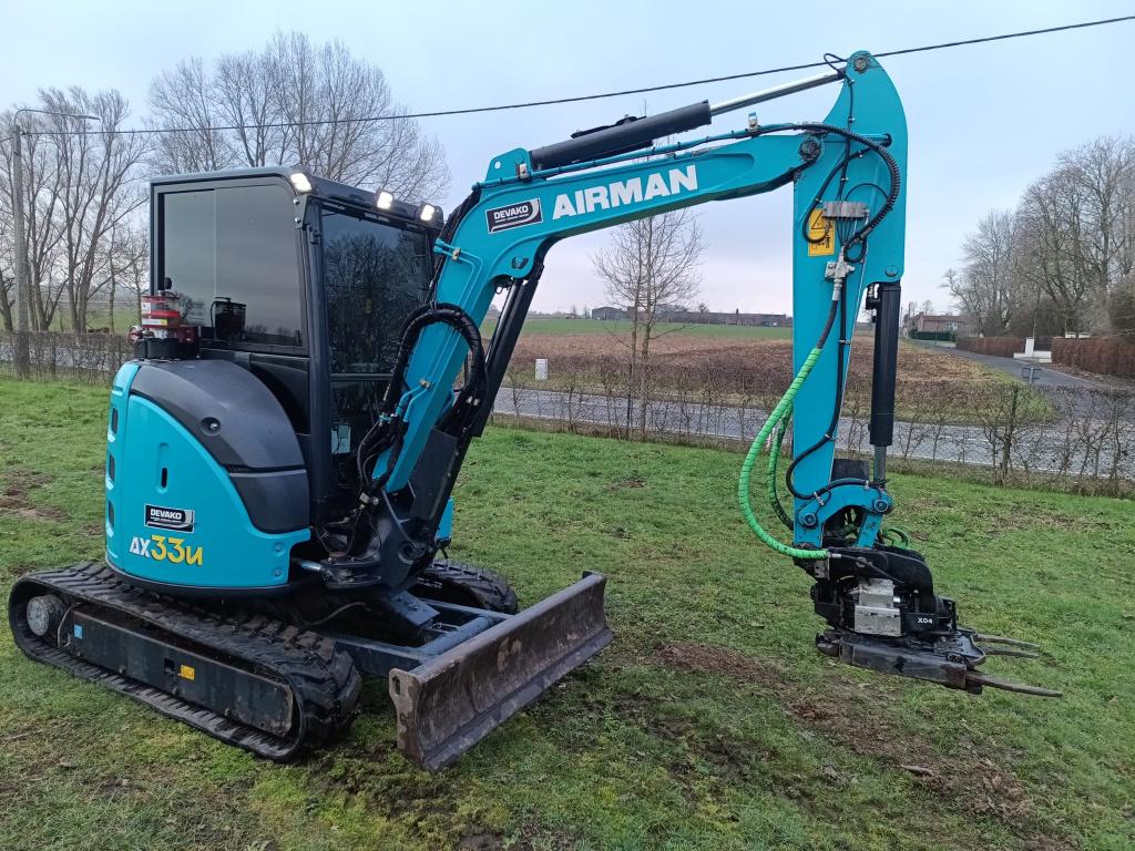 Airman AX33U-7 + Steelwrist tiltrotator (Full-Full-option!), Zakelijke goederen, Machines en Bouw | Kranen en Graafmachines, Ophalen