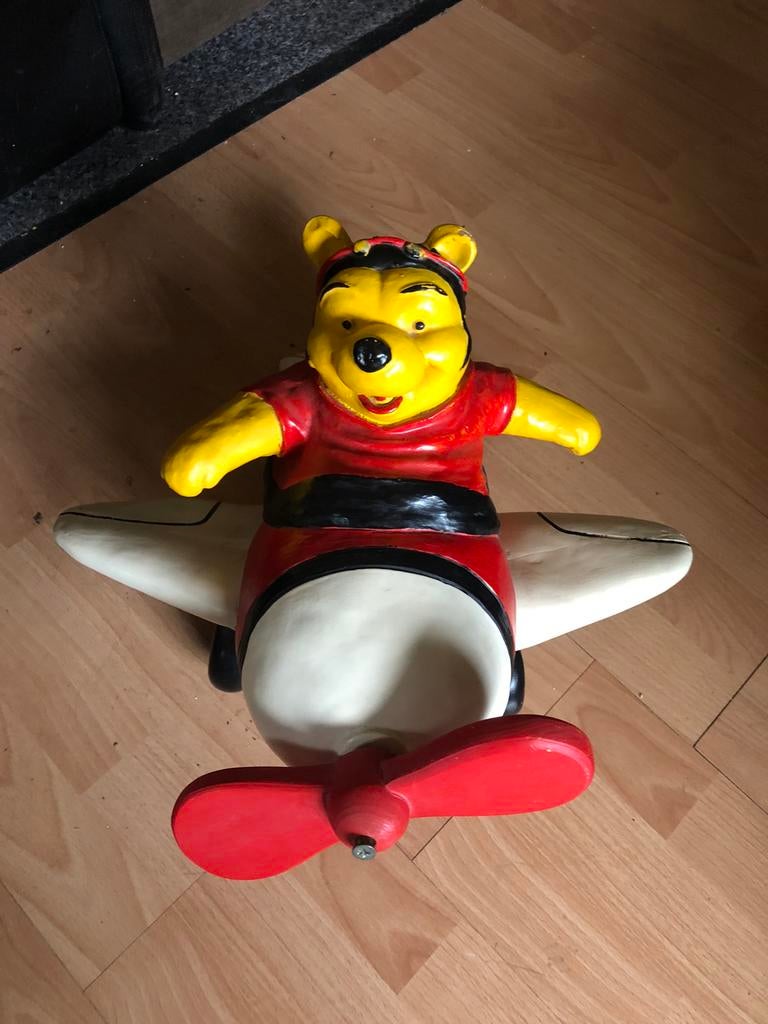 Avion Winnie l'ourson en pierre avec hélice rotative, Enlèvement, Winnie l'Ourson ou amis, Comme neuf, Statue ou Figurine