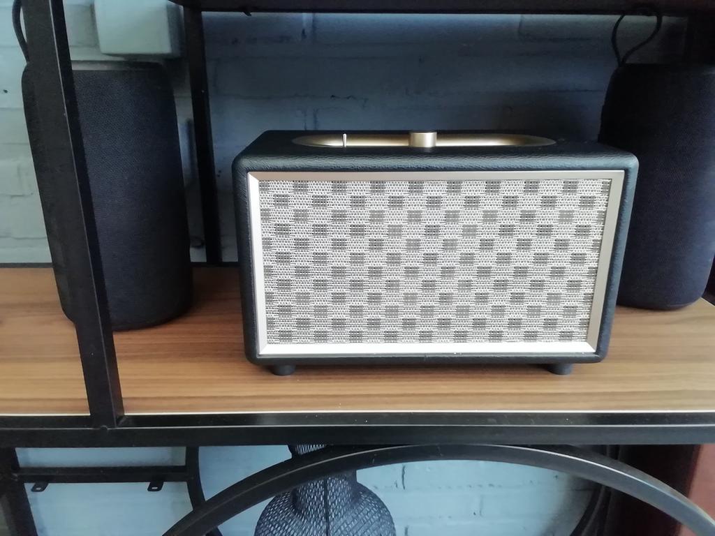 Vintage Bluetooth speaker, Ophalen