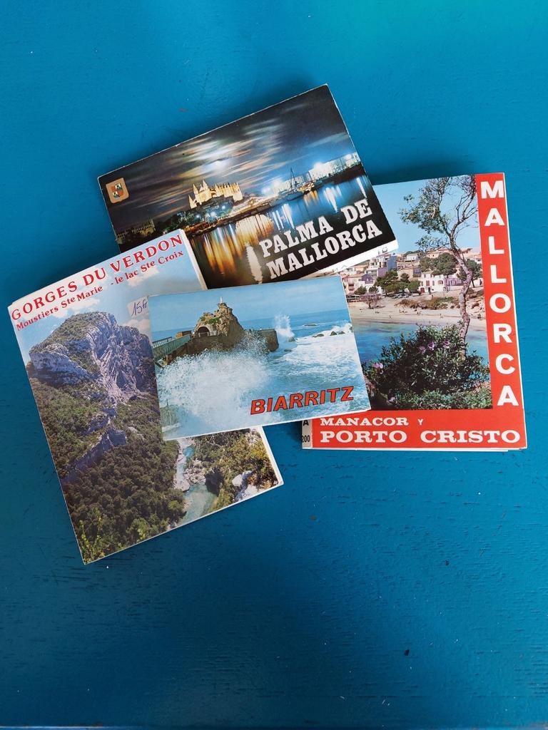 Cartes postales, Collections