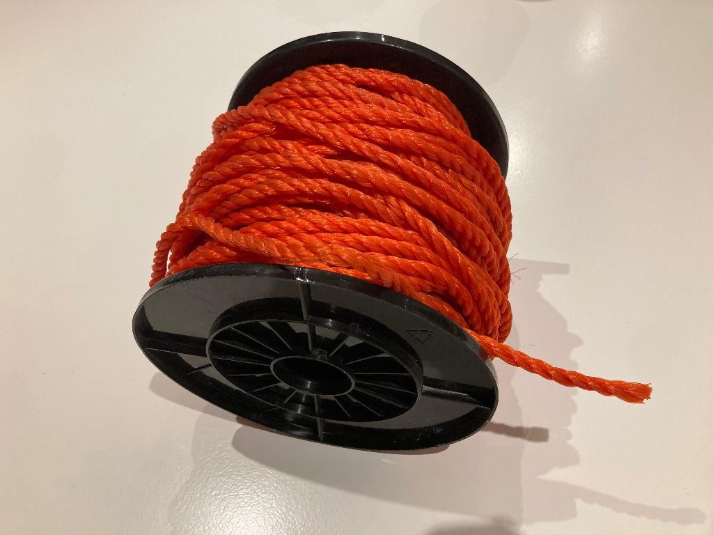 Touw op bobine - nylon - 8mm - stevig > 60m -- SLECHTS  €25, Doe-het-zelf en Bouw, Ophalen, Nieuw, 50 tot 100 mm
