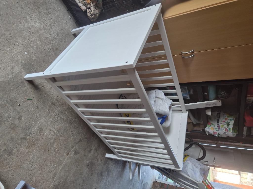 Baby- peuterbed met extra's, Ophalen, Zo goed als nieuw, Wit, Jongetje of Meisje