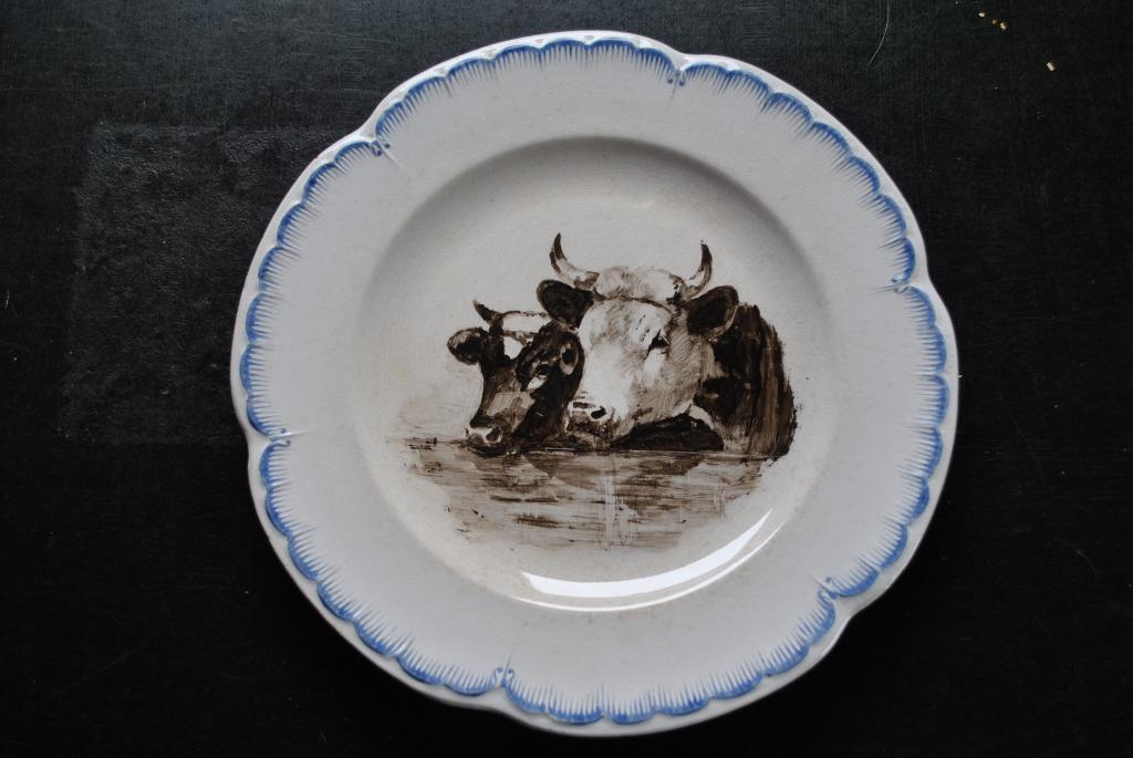 Assiette à décor de vaches non signée (Léon Dardenne ??), Enlèvement ou Envoi