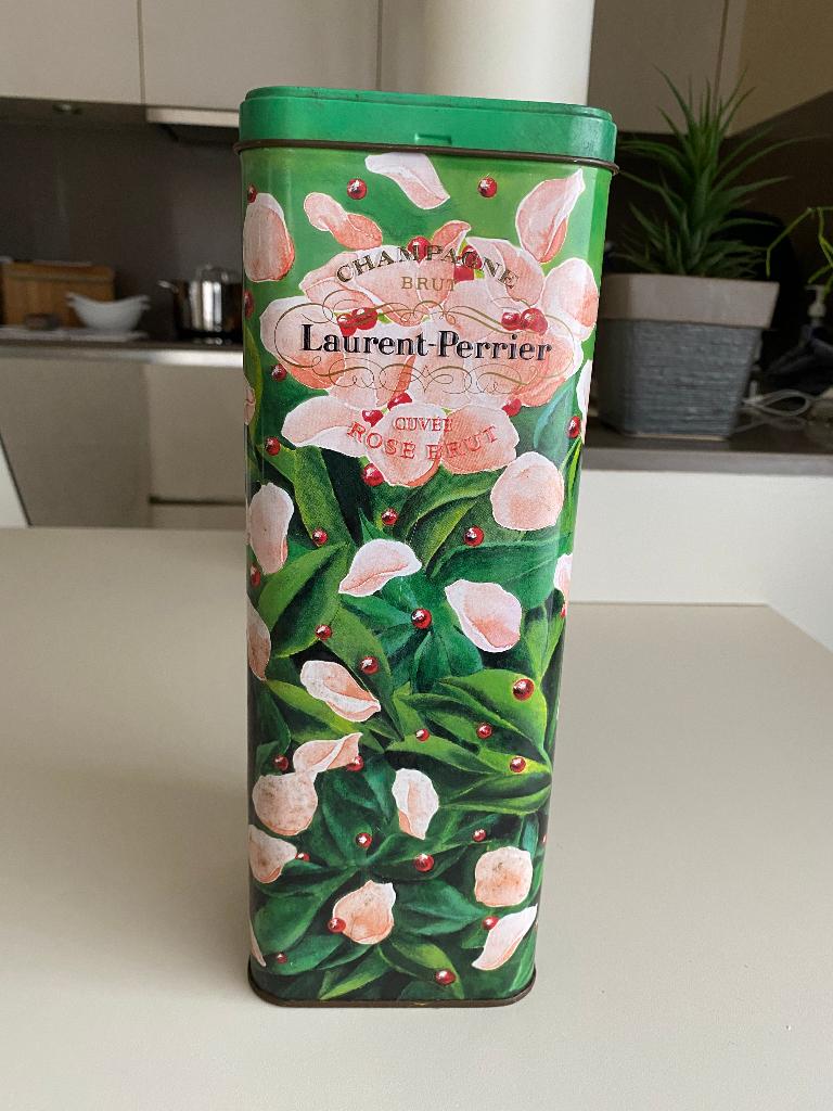 Boîte en fer blanc Laurent-Perrier, Collections, Boîte en métal, Utilisé, Autre, Autres marques, Enlèvement ou Envoi