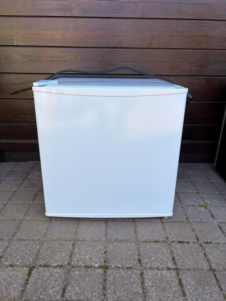 IKEA TILLREDA mini koelkast – 43L – compact en stil, Elektronische apparatuur, Koelkasten en IJskasten, Ophalen, Minder dan 85 cm