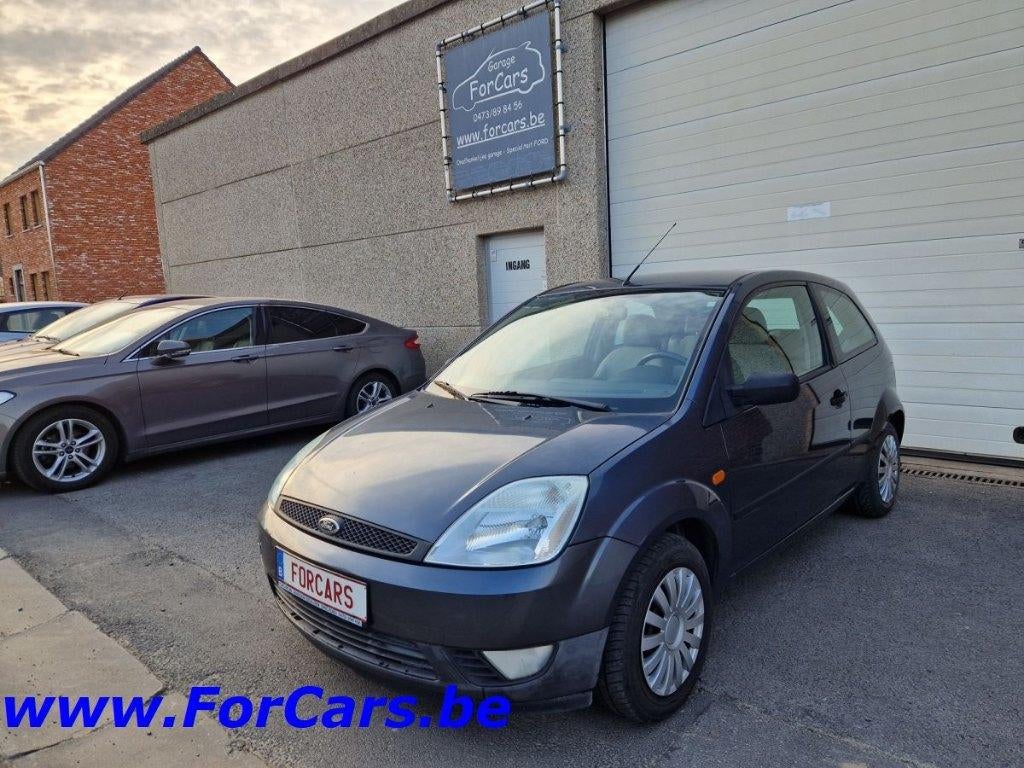 Ford Fiesta 1.2 benzine 3 deur model, + 1 jaar garantie, Auto's, Voorwielaandrijving, Stof, 4 cilinders, Grijs