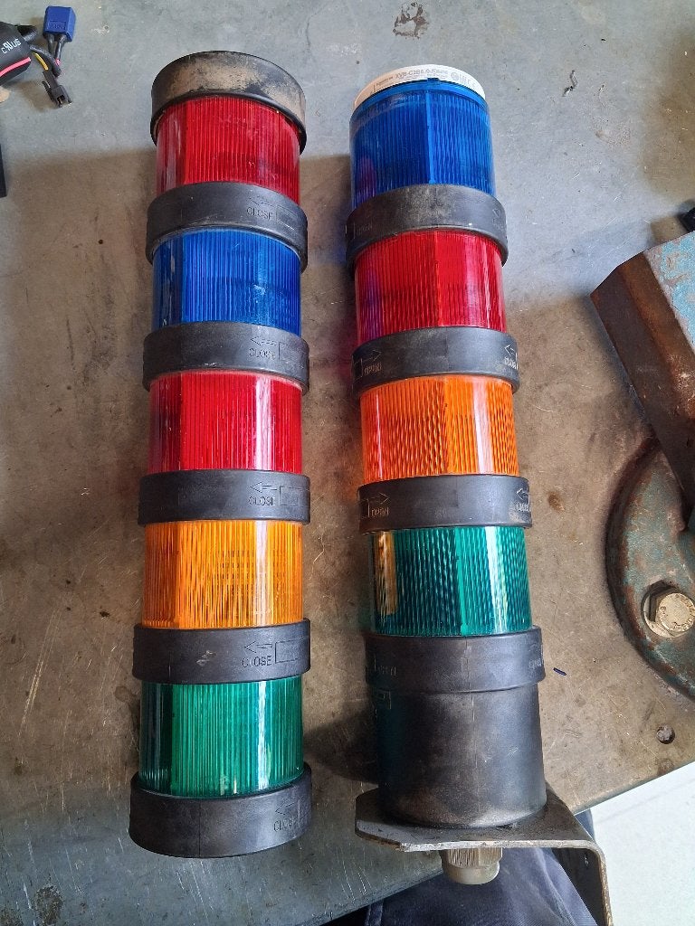 Colonne de signal Schneider XVB - 9 modules + base, Bricolage & Construction, Électricité & Câbles, Enlèvement, Comme neuf, Autres types