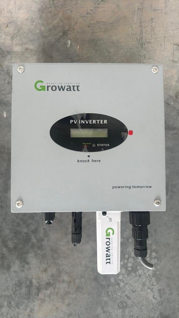 Growatt omvormer, Doe-het-zelf en Bouw, Zonnepanelen en Toebehoren, Ophalen, Zo goed als nieuw