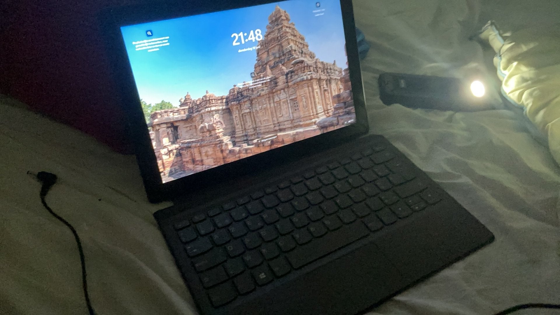 Ik zoek oude laptops, Computers en Software, Windows Tablets, Ophalen of Verzenden, Zo goed als nieuw