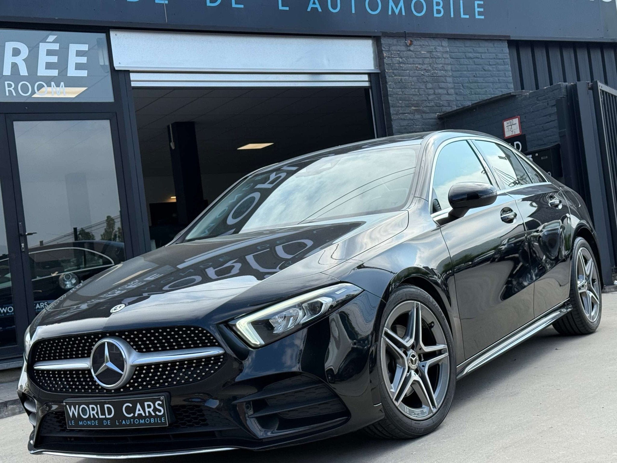 Mercedes-Benz A-Klasse 200 d PACK AMG - COCKPIT - LINE ASS., Gebruikt, 4 cilinders, Zwart, Leder