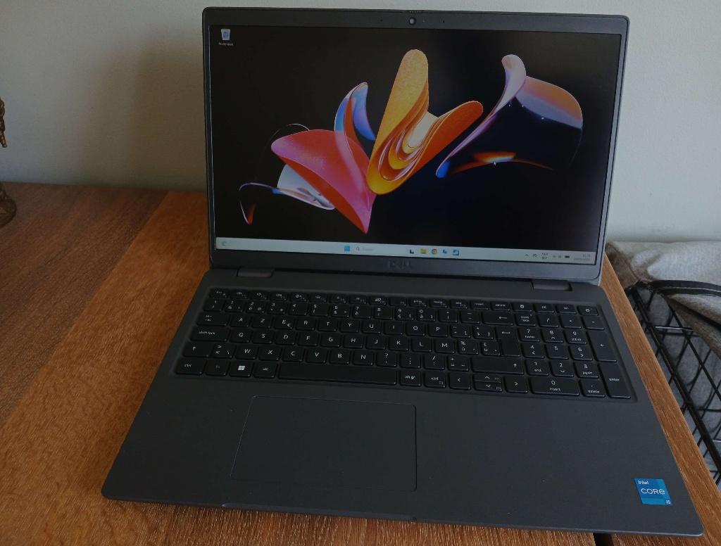 Dell Latitude 3540 - zakelijke laptop in uitstekende staat, 256 GB, 8 GB, Comme neuf, 4 Ghz ou plus