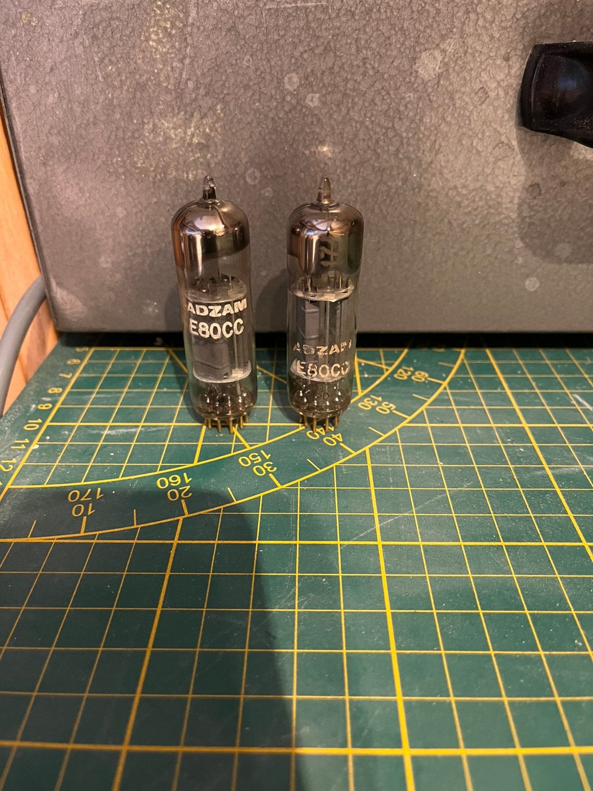Levure E80CC Goldpin 2xADZAM, Enlèvement ou Envoi, Tube ou Tubes