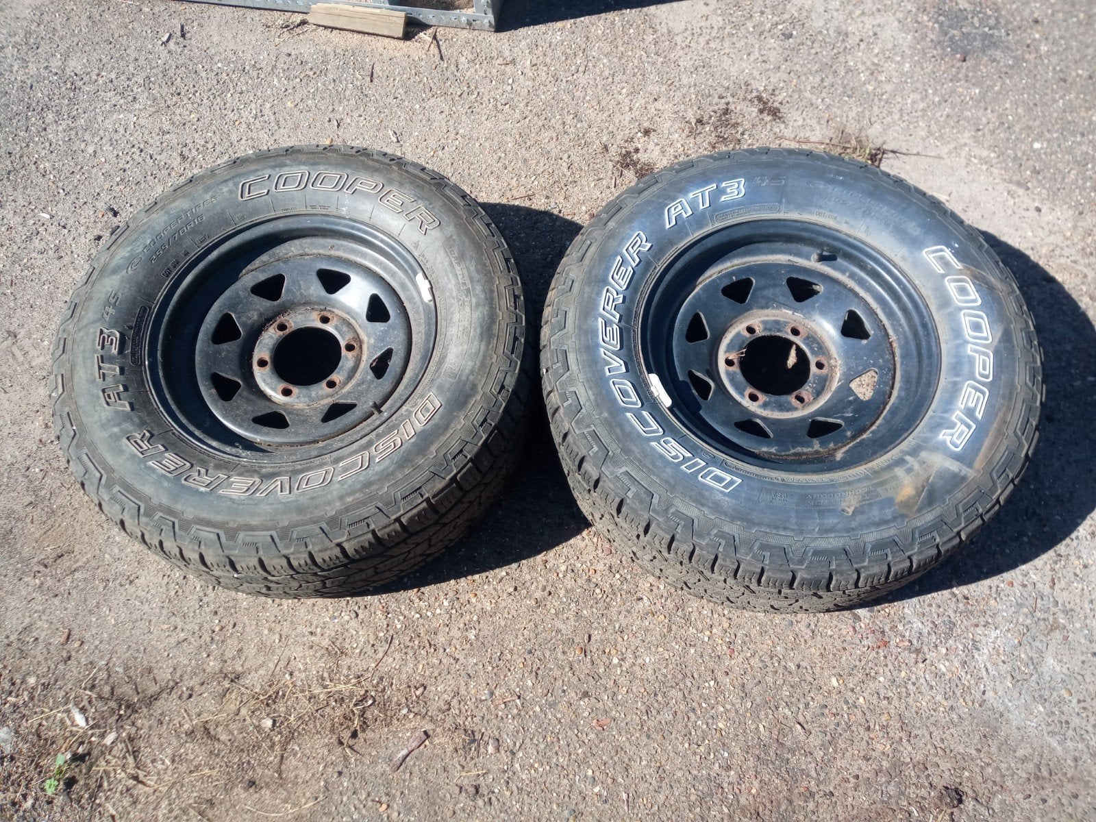 nissan D22 banden op velg, Enlèvement, Utilisé