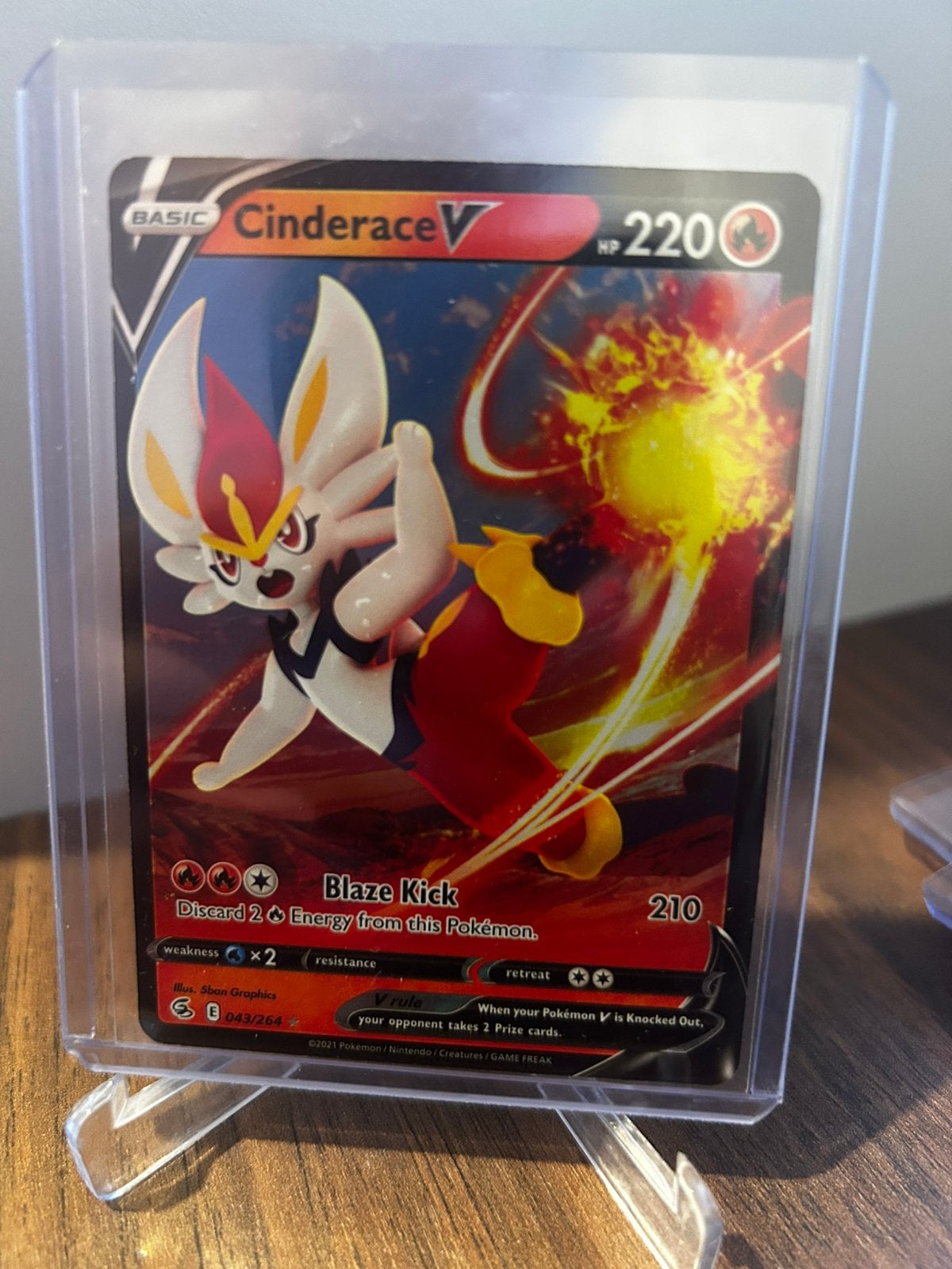 Pokemon cinderace v fusion strike, Ophalen of Verzenden, Zo goed als nieuw, Booster