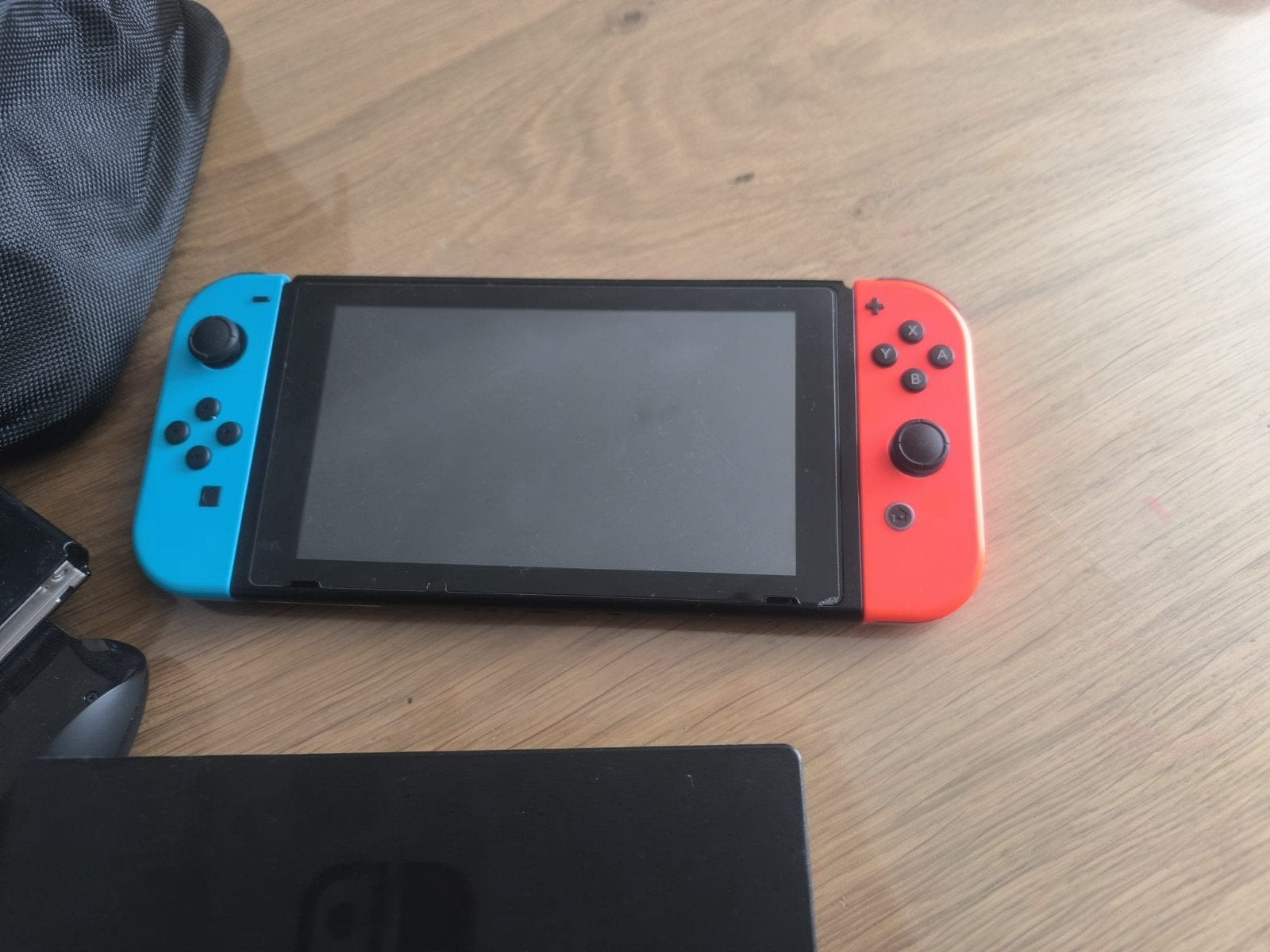 Nintendo switch, Ophalen, Zo goed als nieuw, Met 2 controllers, Met games