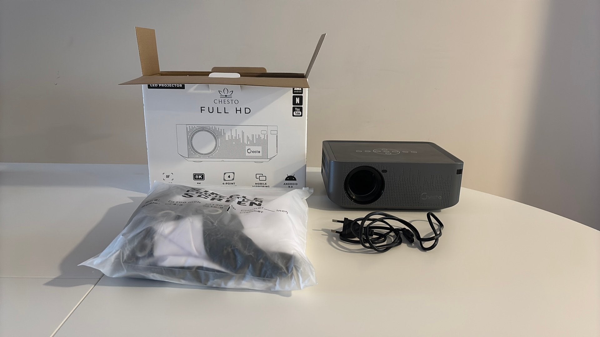 Zo goed als nieuwe Chesto Full HD Beamer + screen, Audio, Tv en Foto, Beamers, Ophalen, Zo goed als nieuw, LED