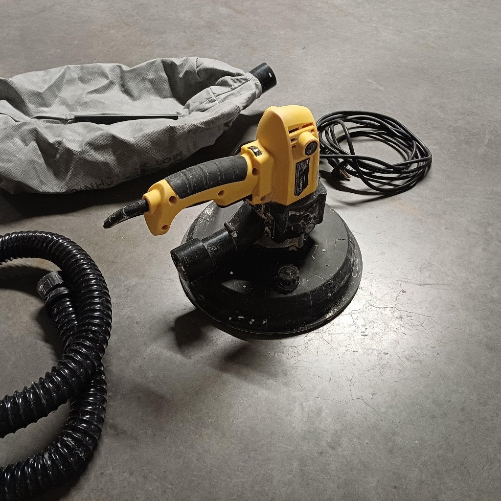 Schuurmachine, Ophalen, Zo goed als nieuw, 600 tot 1200 watt, Vlakschuurmachine