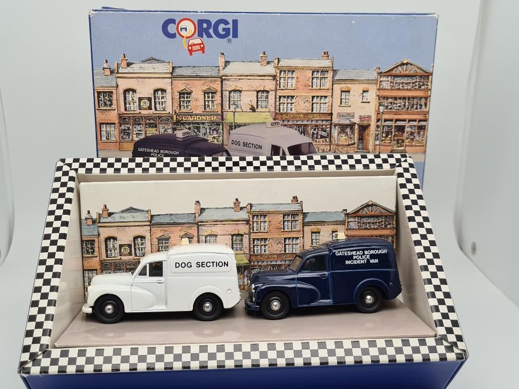 Corgi Gift Box 2 Morris Minor Vans Police (1989) 1/43, Hobby en Vrije tijd, Modelauto's | 1:43, Zo goed als nieuw, Auto, Corgi