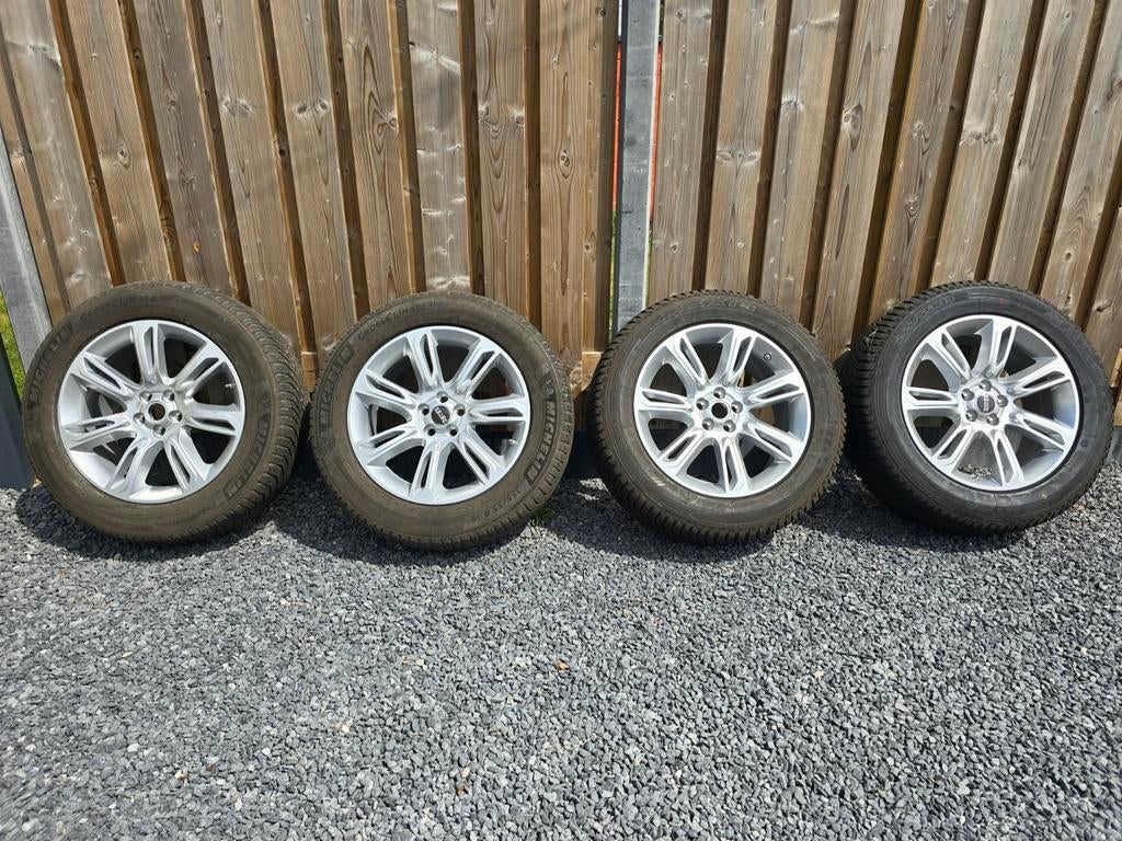 Jantes Jaguar F Pace/E Pace 19 pouces + pneus toutes saisons, Autos : Pièces & Accessoires, Pneus & Jantes, Pneu(s), 4 Saisons