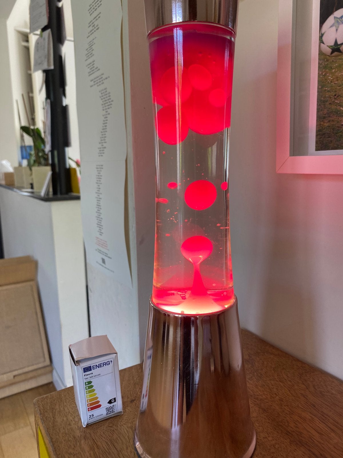 Lampe à lave Fisura - base chromée rose - lave rose, Enlèvement, Comme neuf, Rose