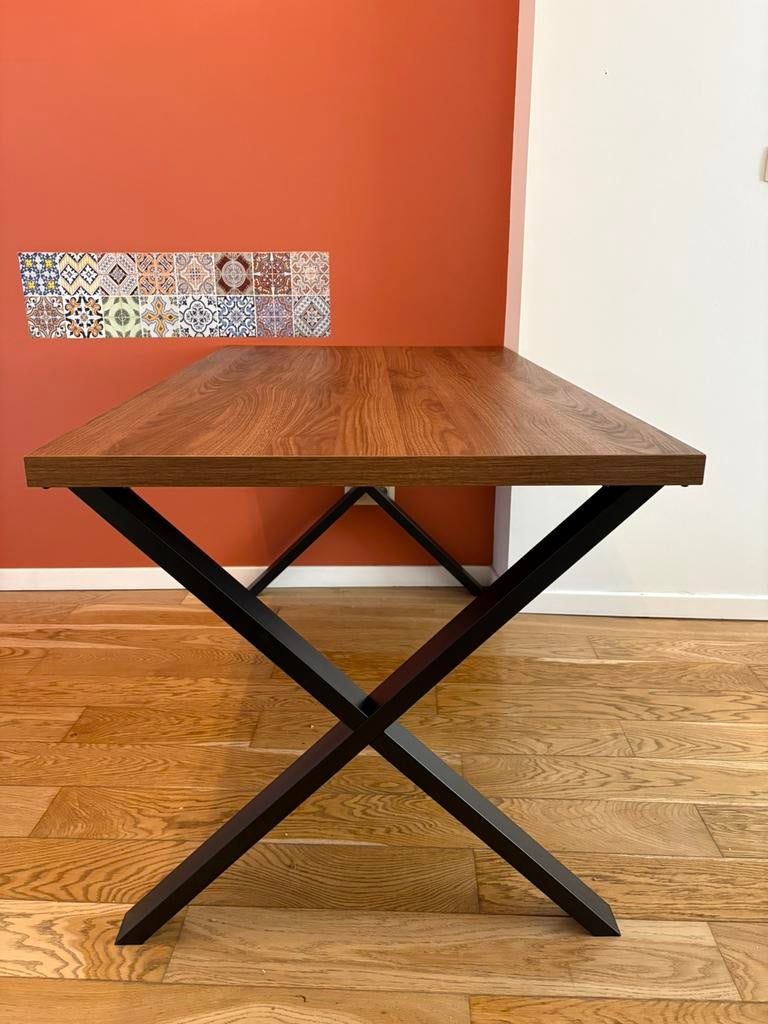 Table SKÅLSTA, motif en chêne/en forme de X, noire, Maison & Meubles, Tables | Tables à manger, Enlèvement, Comme neuf