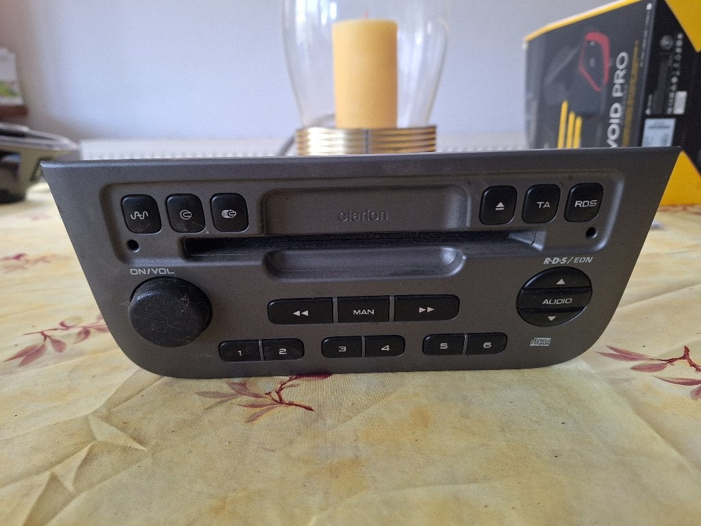 Auto radio clarion peugot 406, Autos : Divers, Enlèvement, Utilisé