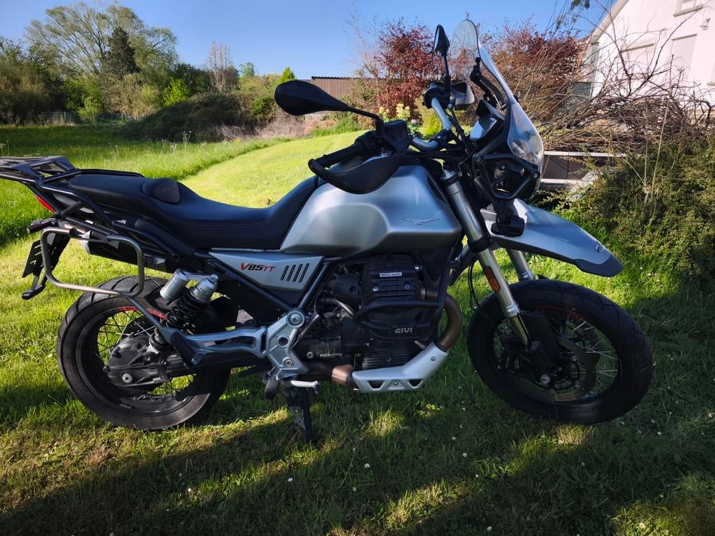 Moto Guzzi v85tt, Motoren, Motoren | Moto Guzzi, LED Verlichting, 2 cilinders, Nieuw, Particulier