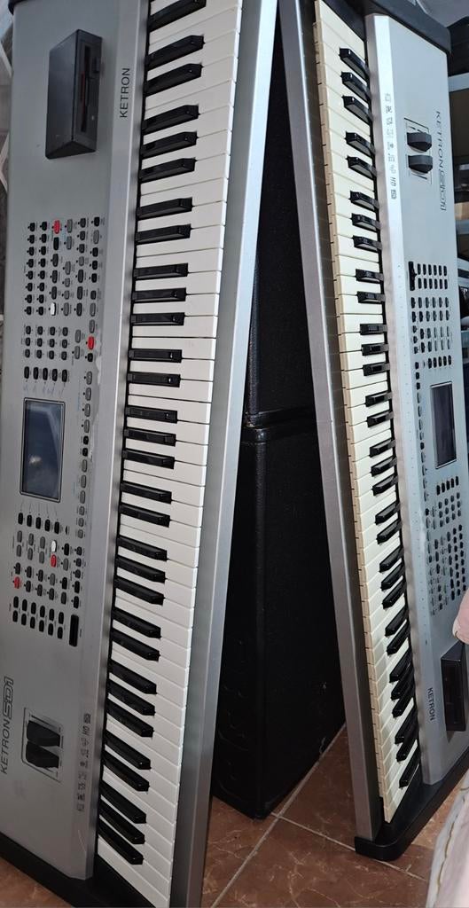 Set van 2 Ketron SD1, Muziek en Instrumenten, Keyboards, Ophalen