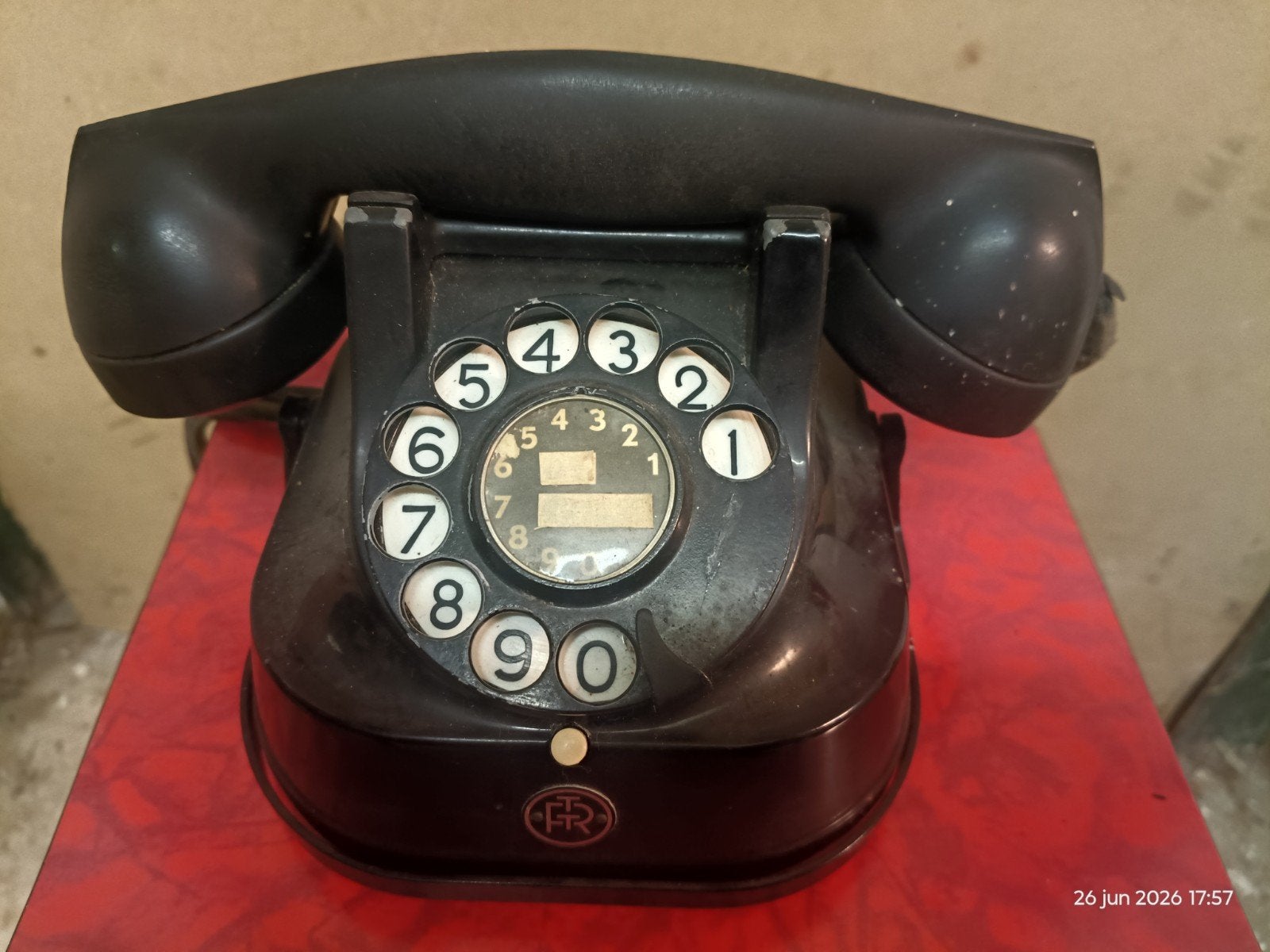 Antieke draaischijftelefoon jaren 50, Enlèvement