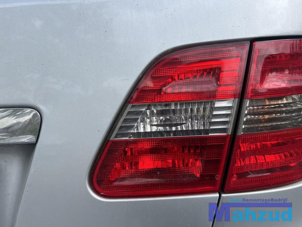 MERCEDES B KLASSE W245 rechts binnen achterlicht 2005-2011, Mercedes-Benz AG, Mercedes-Benz, Utilisé, Mercedesstrasse 120
70372  Stuttgart, DE