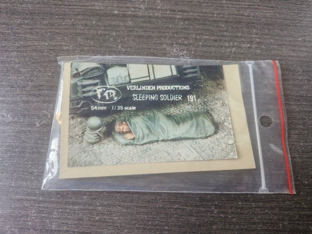 Verlinden 1/35 Sleeping Soldier, Hobby & Loisirs créatifs, Modélisme | Figurines & Dioramas, Enlèvement ou Envoi, Neuf, 1:35 à 1:50