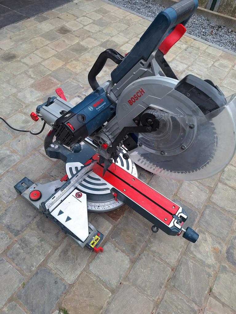 bosch professional gcm 12sde, Bricolage & Construction, Outillage | Scies mécaniques, Enlèvement, Comme neuf