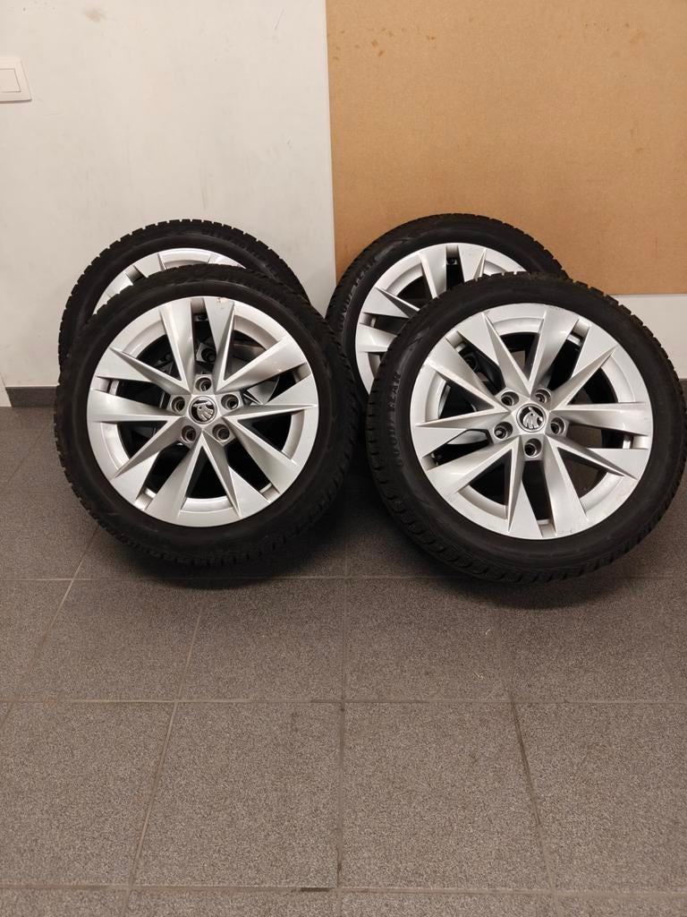 Winterwielen set Skoda Octavia (Combi), Auto-onderdelen, Banden en Velgen, Ophalen, 17 inch