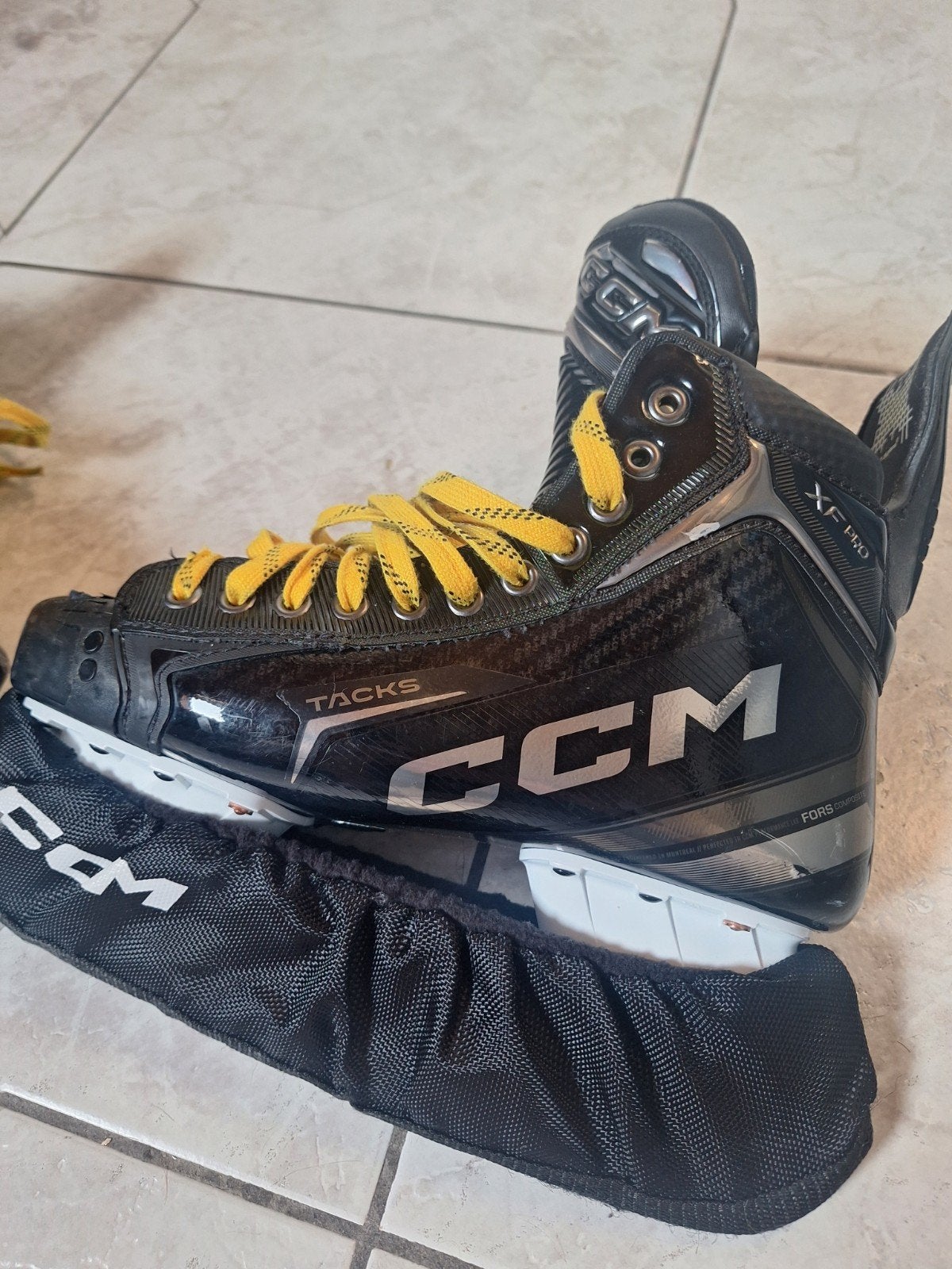 CCM Tacks XF Pro 44.5, Sport en Fitness, Schaatsen, Ophalen