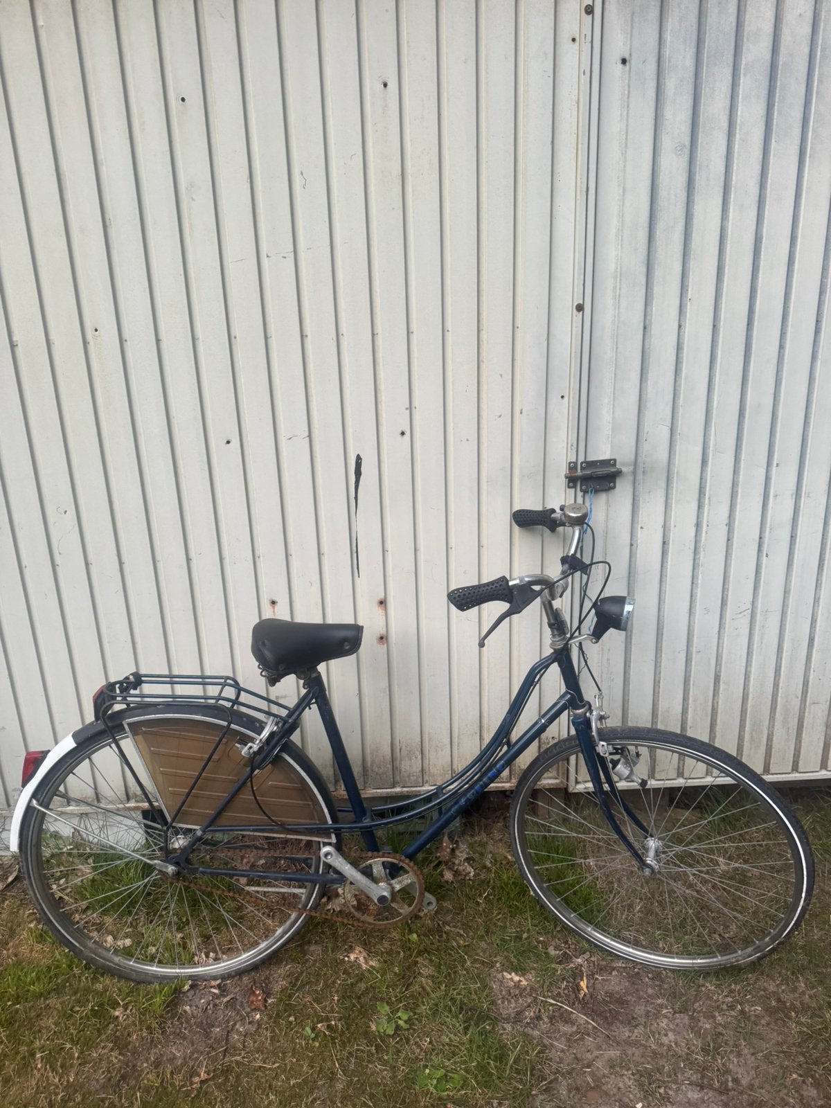 Damensfiets oude, Enlèvement, Utilisé