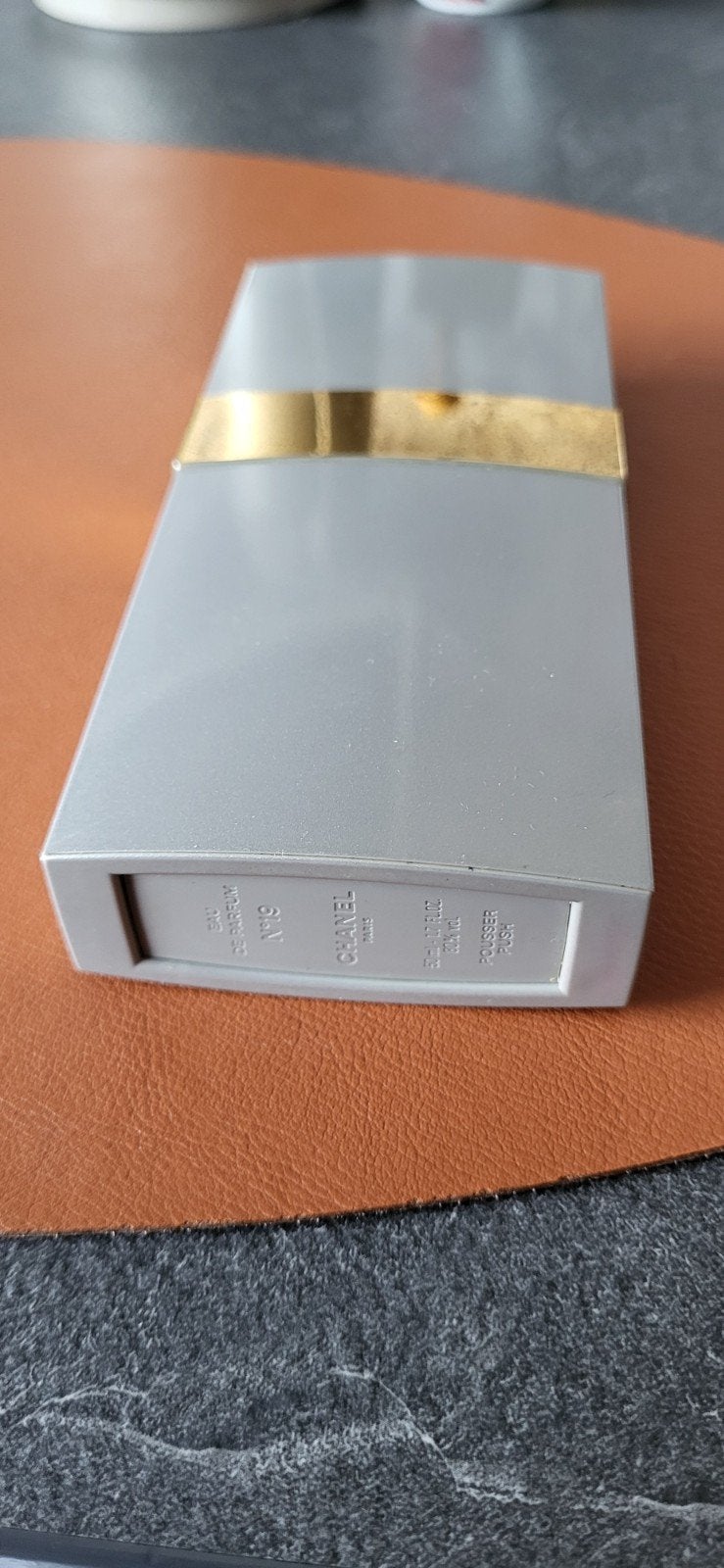 leeg parfumflesje .vintage chanel nr 19, Verzamelen, Parfumverzamelingen, Ophalen of Verzenden