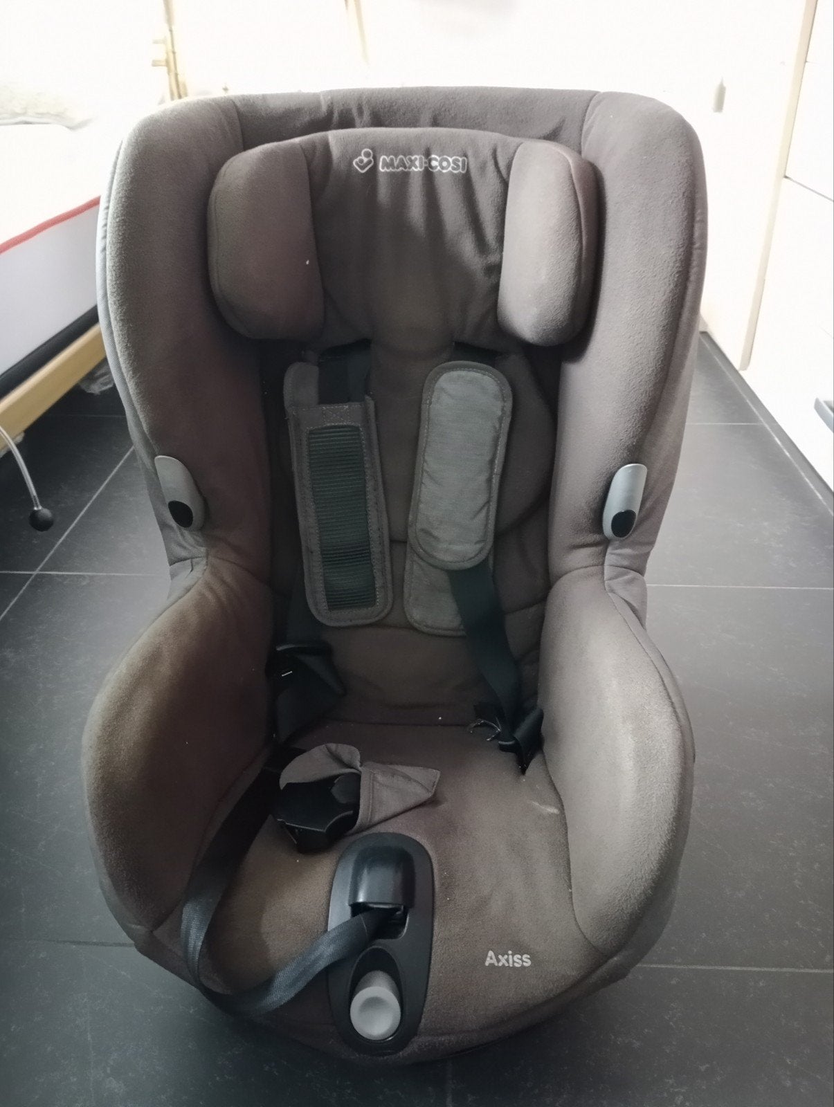 Auto stoel kleur grijs, zwart maxi cosi voor kind 0 - 3 jaar, 0 t/m 18 kg, Ophalen of Verzenden, Maxi-Cosi, Gebruikt