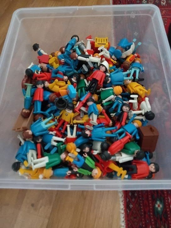 Plastic box met 175 playmobil popjes, Ophalen of Verzenden