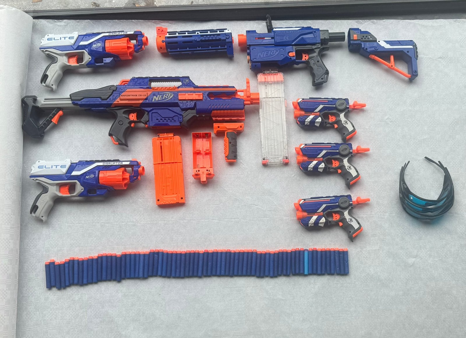 Grote NERF Elite set – 7 blasters & accessoires & 60 darts, Kinderen en Baby's, Ophalen of Verzenden, Gebruikt
