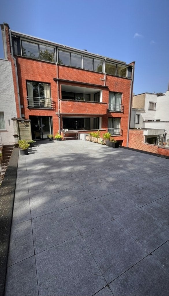 Zeer ruim appartement nabij centrum en station kortrijk, Immo, 200 tot 500 m², 135 m², 2 kamers, Appartement