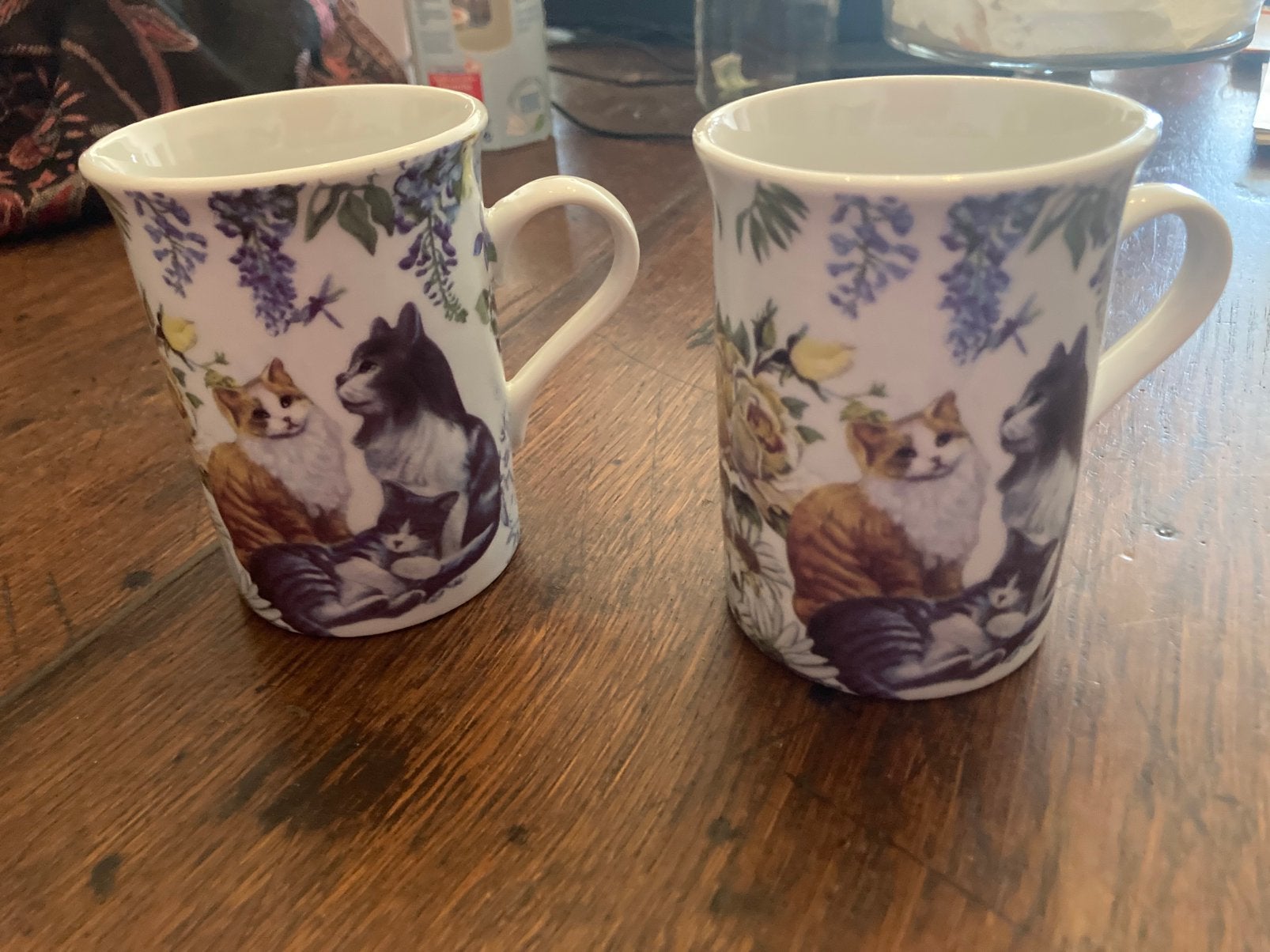 2 mokken, Huis en Inrichting, Keuken | Servies, Ophalen of Verzenden, Zo goed als nieuw, Kop(pen) en/of Schotel(s)