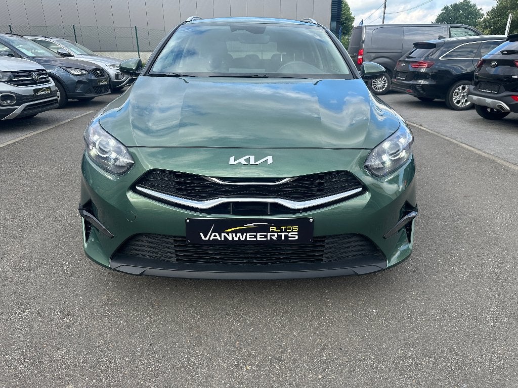 Kia Ceed SW, 1.5 benzine AUTOMAAT, 2025, Auto's, Kia, Stof, Euro 6, Lane Keeping Assist, Groen