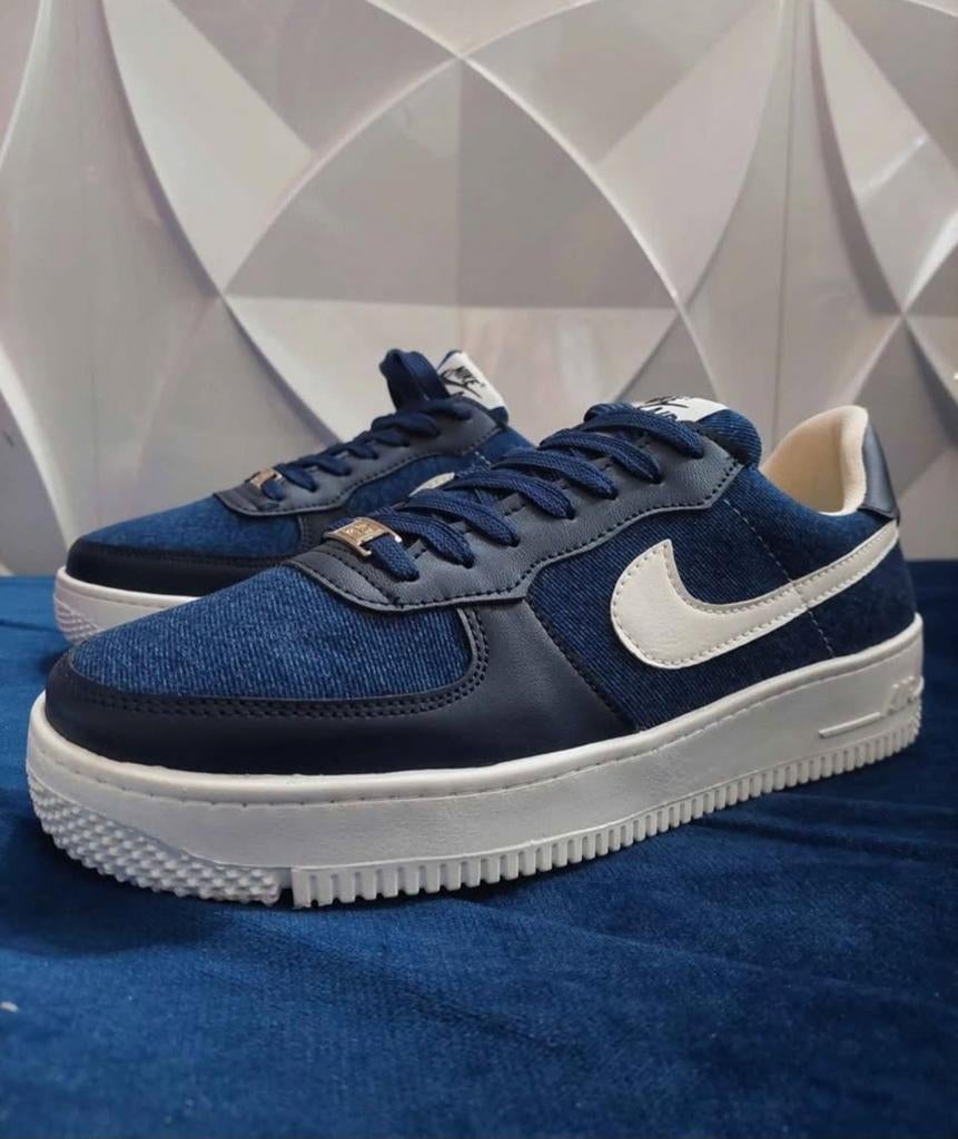 Nike air force 1 customisé en jeans., Vêtements | Hommes, Chaussures, Neuf, Nike, Enlèvement, Bleu