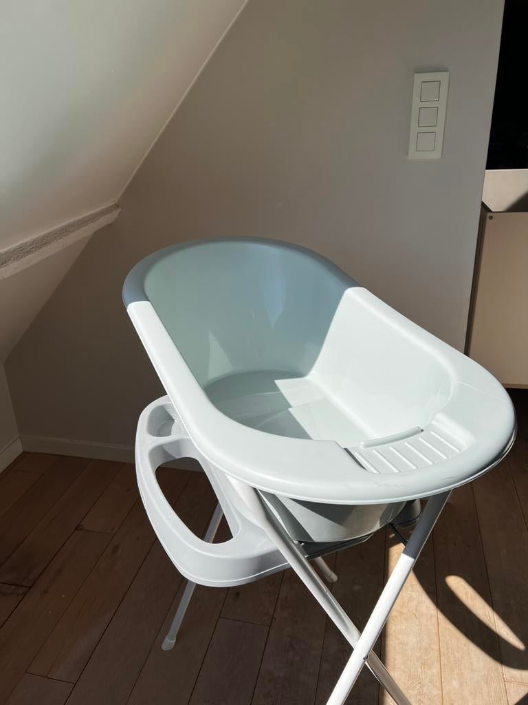 Bébéjou baby badkuip met badstaander, Kinderen en Baby's, Ophalen, Zo goed als nieuw, Badje, Bébé-jou