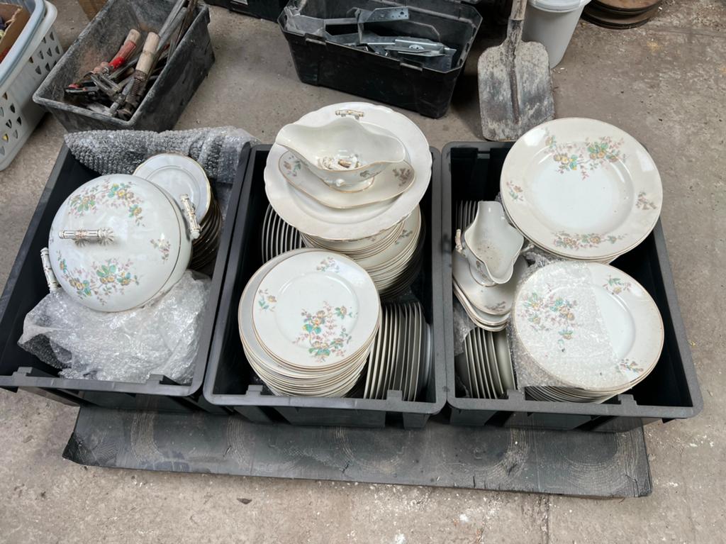 Oud servies, Ophalen