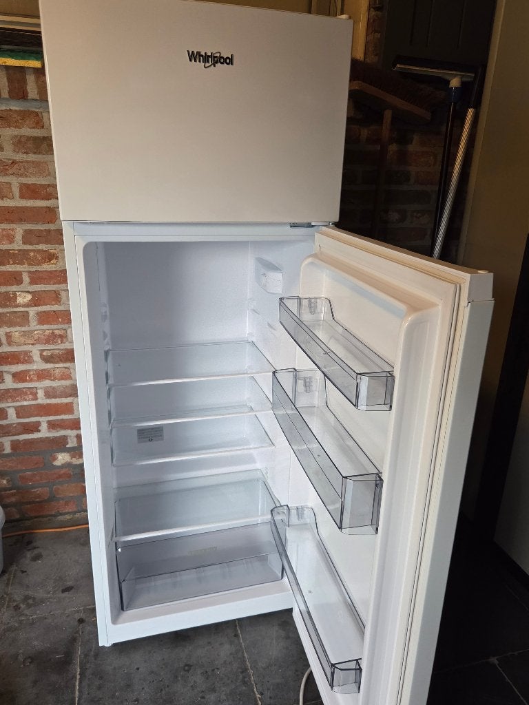 Whirlpool koelkast met vriesvak met nog garantie, Elektronische apparatuur, Ophalen, 150 tot 200 liter, 120 tot 140 cm, Zo goed als nieuw
