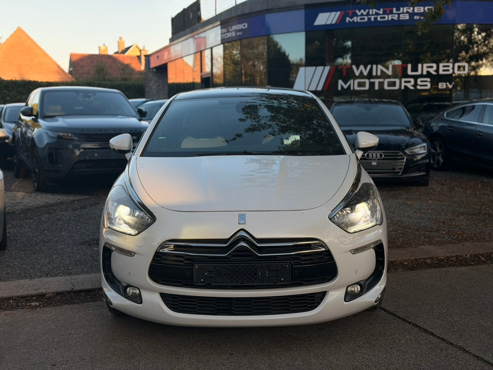 Citroen DS5 1.6, Auto's, Euro 5, Zwart, 4 cilinders, https://public.car-pass.be/vhr/3c6d99ab-a226-4c5a-bb15-c7a2041076f4
